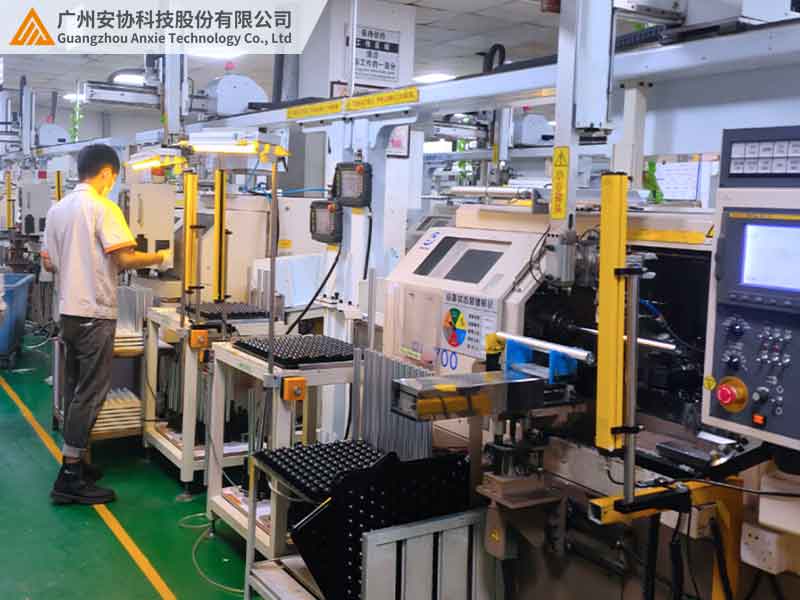 安全光柵如何實現(xiàn)多設備聯(lián)動急停