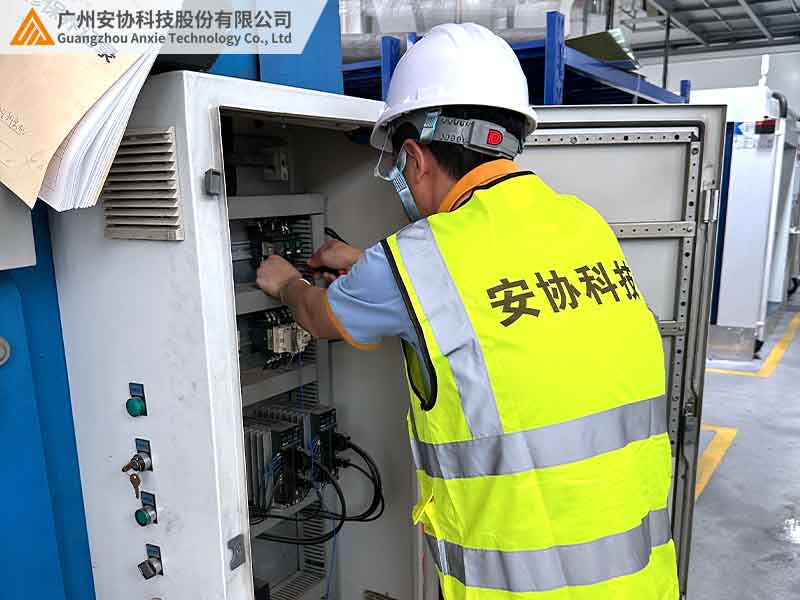 安全繼電器的工作現(xiàn)場(chǎng)案例.jpg