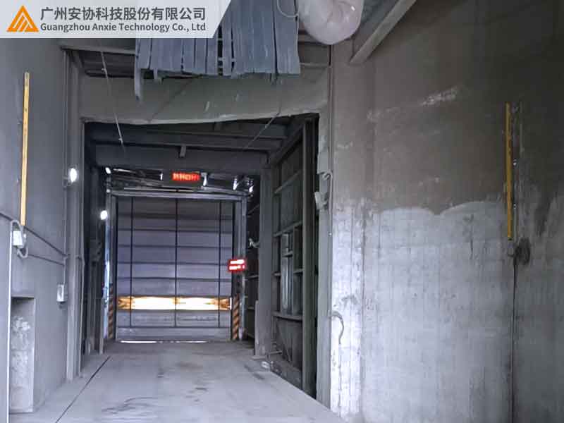 安全光幕提速裝載作業(yè)的應(yīng)用.jpg