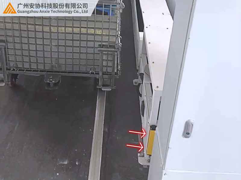 單邊光柵如何提升AGV作業(yè)安全性