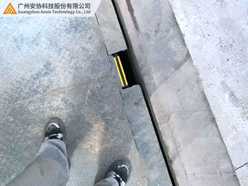 單邊光柵在戶外地磅垂直檢測的作用